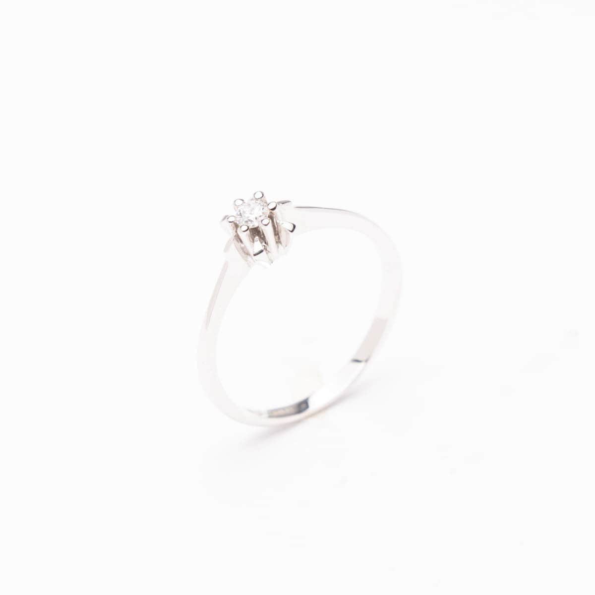 Sortija Oro blanco solitario diamante