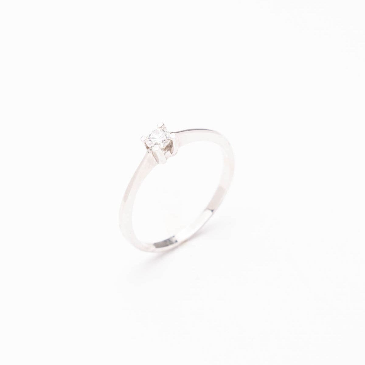 Sortija Oro blanco solitario diamante