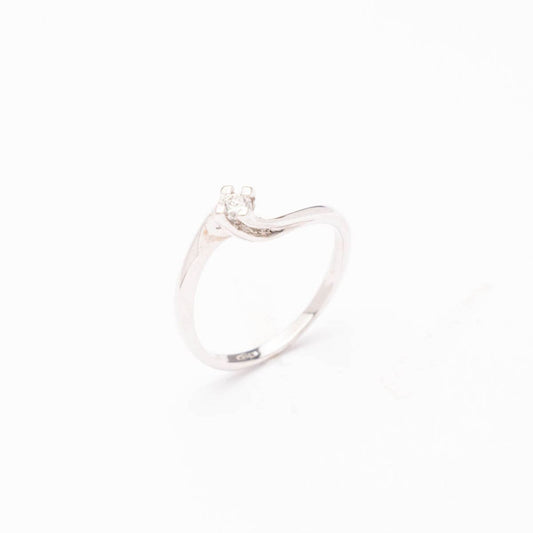 Sortija Oro blanco solitario diamante diseño